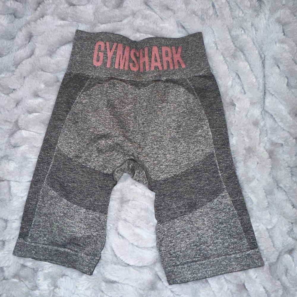 Gymshark Gray Seamless Cycling Shorts with Pink Logo Waistband